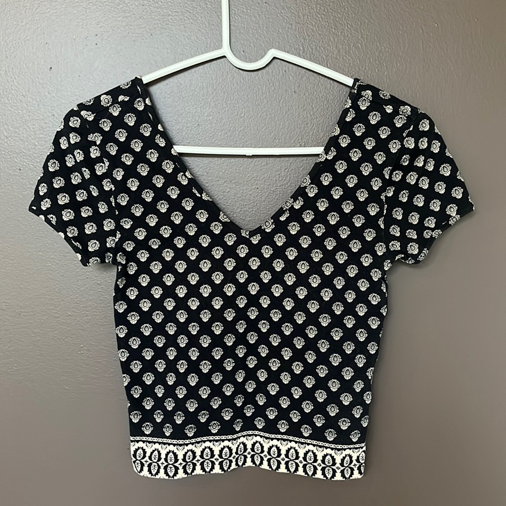 Black, short sleeve, pattern, shirt, forever 21, Medium